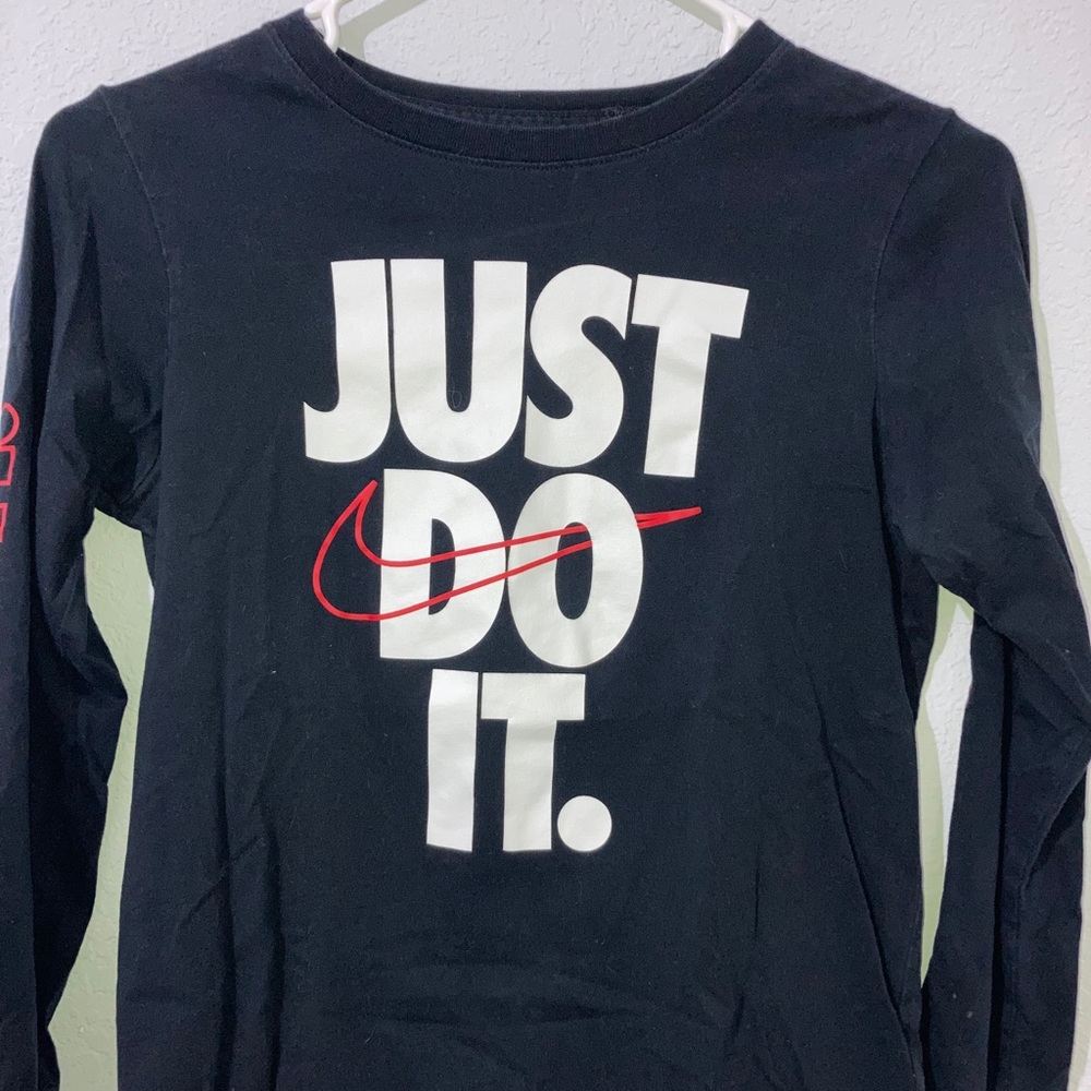 Nike top